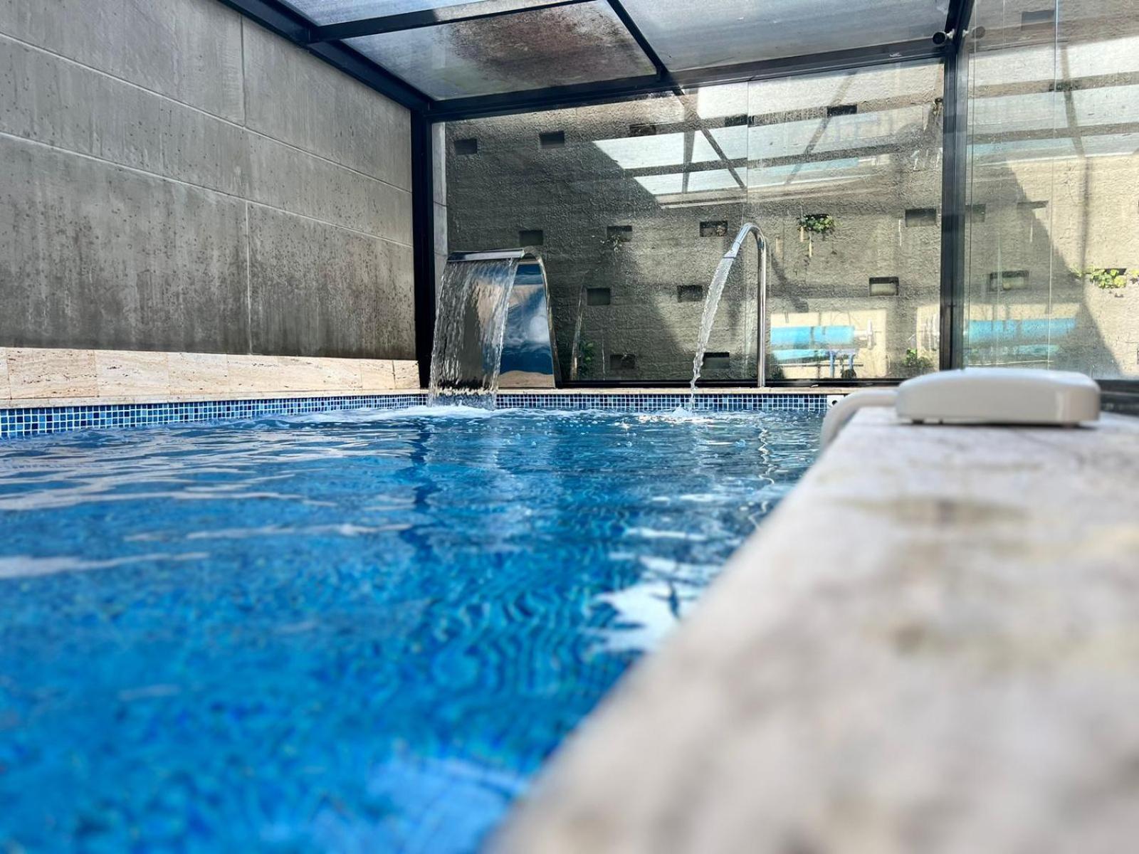 Acogedor Con Piscina En Apartment *