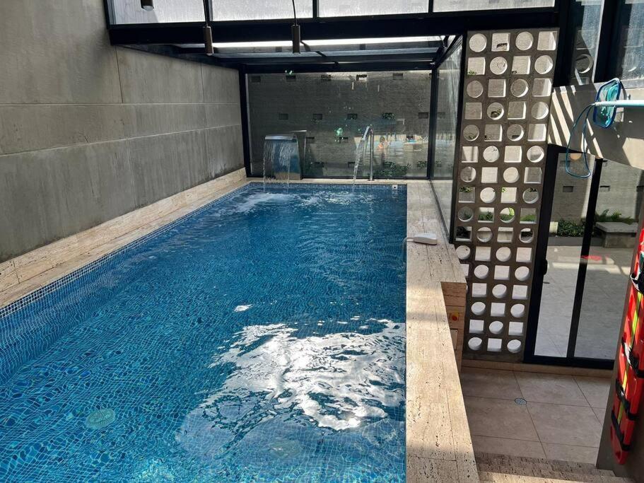 Acogedor Con Piscina En *